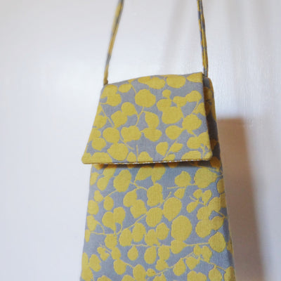 Micropurse in yellow/grey floral